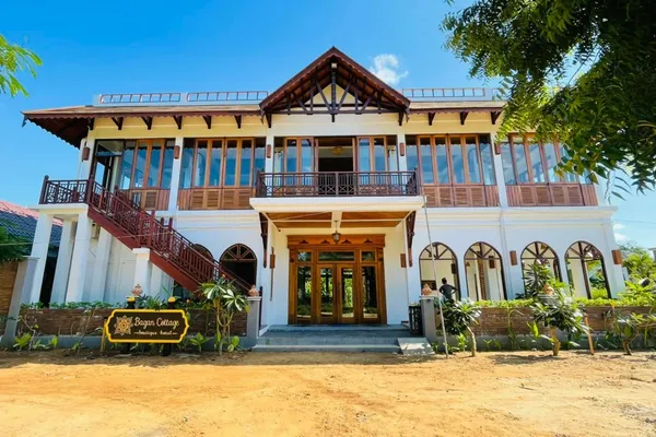 Bagan Cottage Main Entrance & Garden