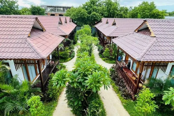 Bungalow Architecture & Grounds