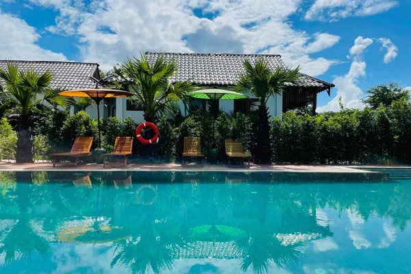 40ft Garden Swimming Pool & Decking
