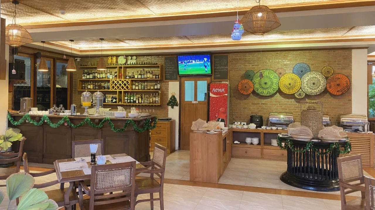 Upper Restaurant & Bar