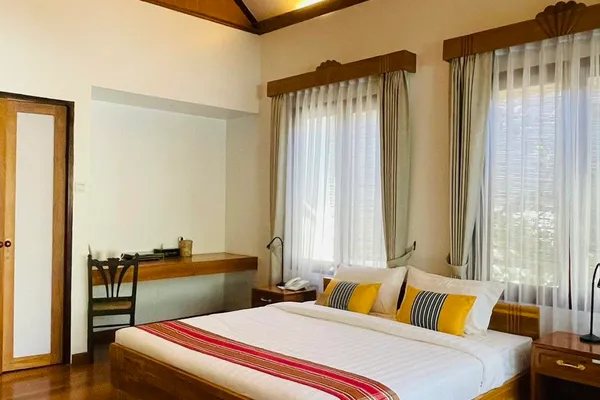 Superior Cottage Bedroom & Teak Furniture